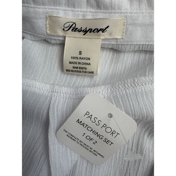 Passport NWT Plain Oversized White Button Down Top Shirt Size S Basics Essential - Picture 5 of 7